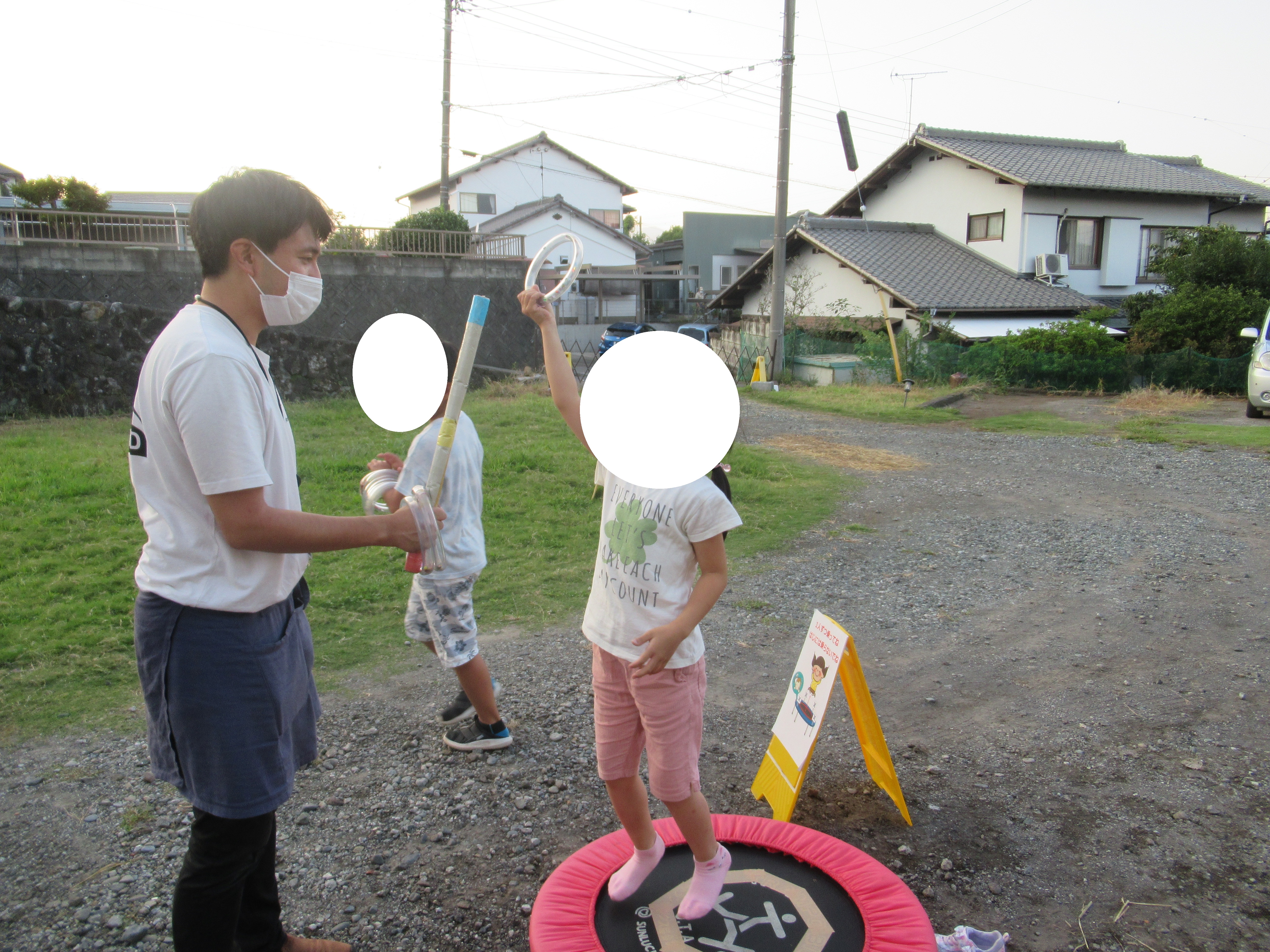 放課後等デイサービス　協調運動　トランポリン